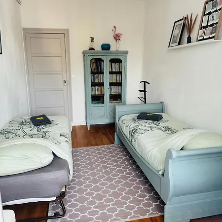 La-haut Apartment *